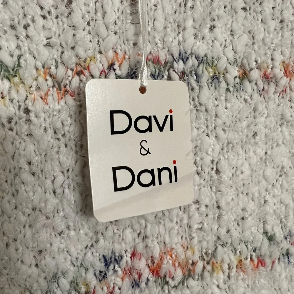 NWT Davi & Dani Women’s Sweater. Super Soft And Cozy! - Picture 6 of 7